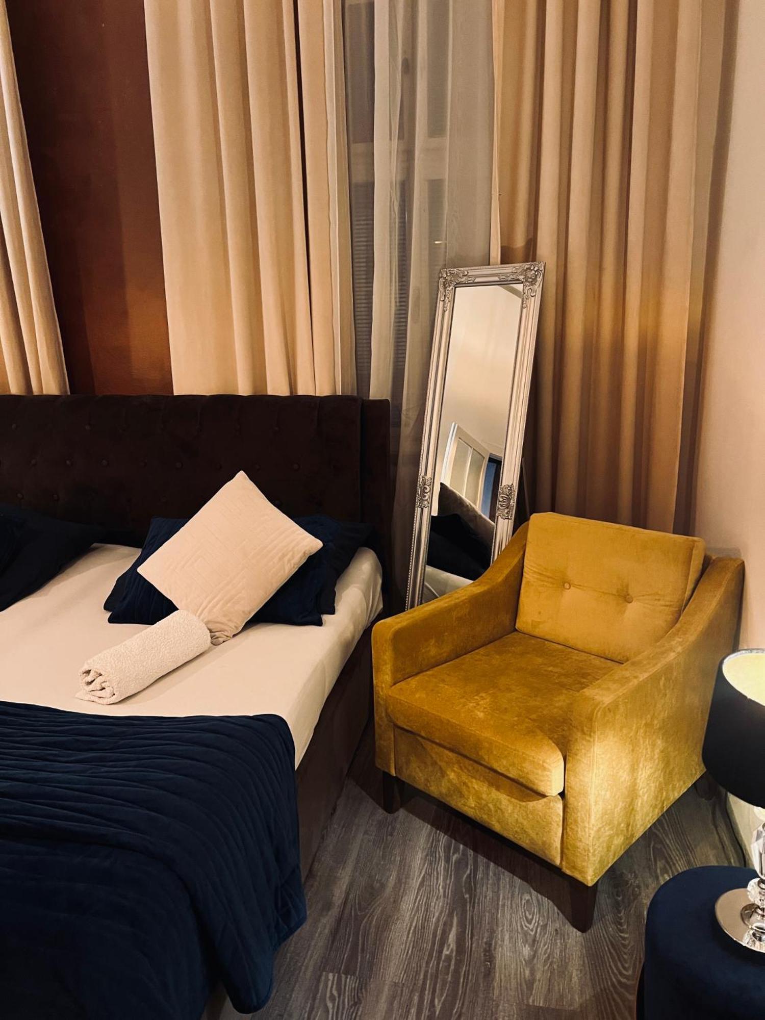 Csaky Palace Ba 3 Bratislava Ngoại thất bức ảnh